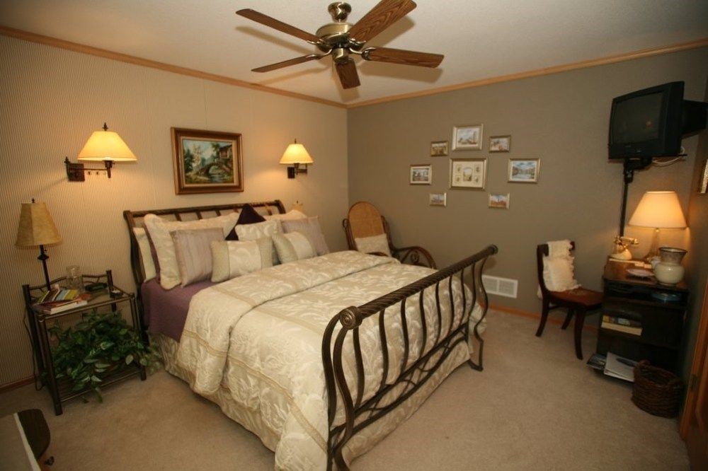 Rogers Inn The Pines Monument Экстерьер фото